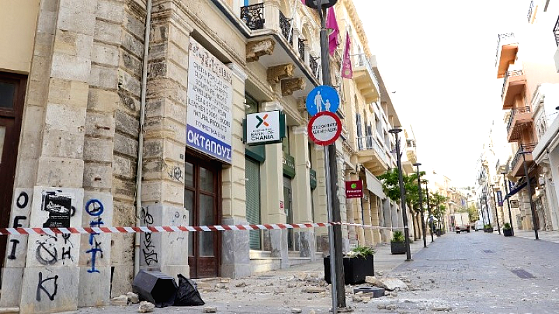 Επίσκεψη του Γ. Κεφαλογιάννη στο Ηράκλειο μετά τον σεισμό: «Καμία ανησυχία για την ασφάλεια»