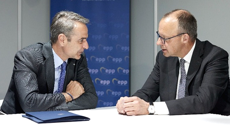 Συνάντηση Μερτς – Μητσοτάκη στο Βερολίνο: Κεντρικά θέματα οι διμερείς σχέσεις και η μετανάστευση