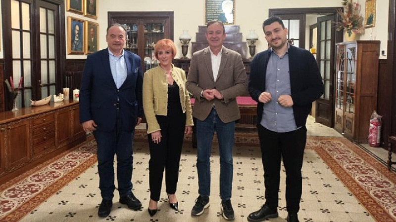 Ηπειρώτικα Αυγά ΠΙΝΔΟΣ: Η ηπειρώτικη μουσική σαλπίζει στη Βοστώνη