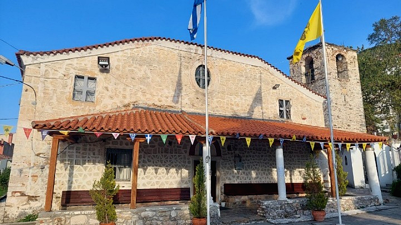 Τα μυστικά του ναού του Αγίου Γεωργίου Χορτιάτη – Ένα παλιό μοναστήρι, ένα πέτρινο σπίτι και βραδιές ωραίων λέξεων γύρω από τον ναό