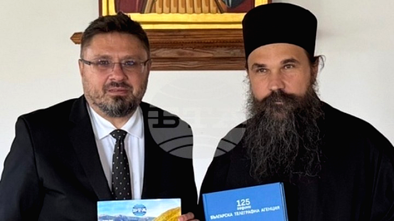 Δωρεά του BTA με πολύτιμο αρχείο στη Μονή Ζωγράφου του Αγίου Όρους