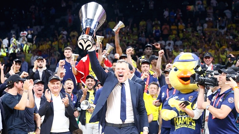 Η Φενερμπαχτσέ κατακτά τον τίτλο Euroleague και οι αναφωνήσεις των φιλάθλων
