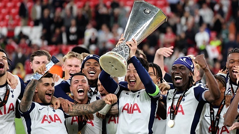 UEFA: Συγγνώμη και εξηγήσεις για την έλλειψη μεταλλίων στη τελετή απονομής