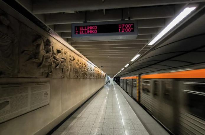 Μετρό: Ανασύρθηκε νεκρός ο άνδρας που έπεσε στις γραμμές στον σταθμό Ακρόπολη