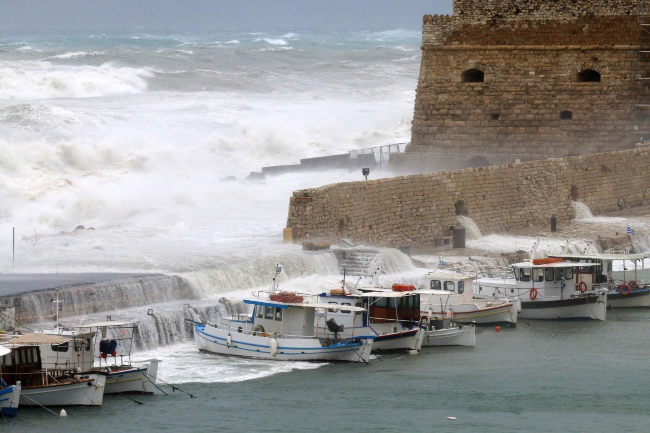 Ισχυρές βροχές και καταιγίδες στα Δωδεκάνησα και την Κρήτη – Ο καιρός σε όλη τη χώρα