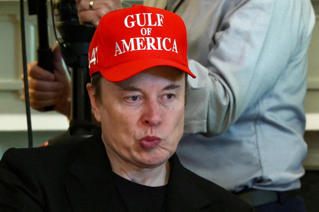 Μασκ: Η Tesla διαψεύδει φήμες για αντικατάστασή του ως διευθύνοντος συμβούλου