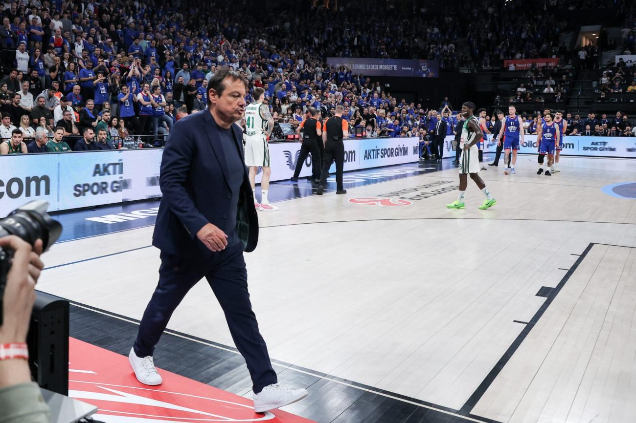 Το δώρο των φιλάθλων της Εφές στον Παναθηναϊκό