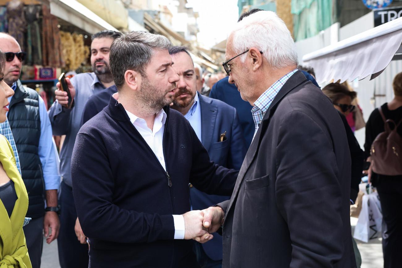 Μάχη καθημερινότητας για το ΠΑΣΟΚ με επίκεντρο την αισχροκέρδεια: Οι παρεμβάσεις που θα ανακοινώσει ο Ανδρουλάκης