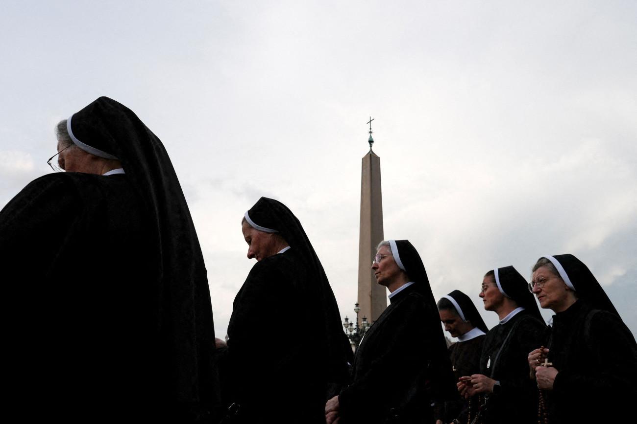 Η πολυδιάστατη στάση του Πάπα Φραγκίσκου για τις γυναίκες στην Καθολική Εκκλησία: Βιασμοί και η διεκδίκηση της χειροτονίας