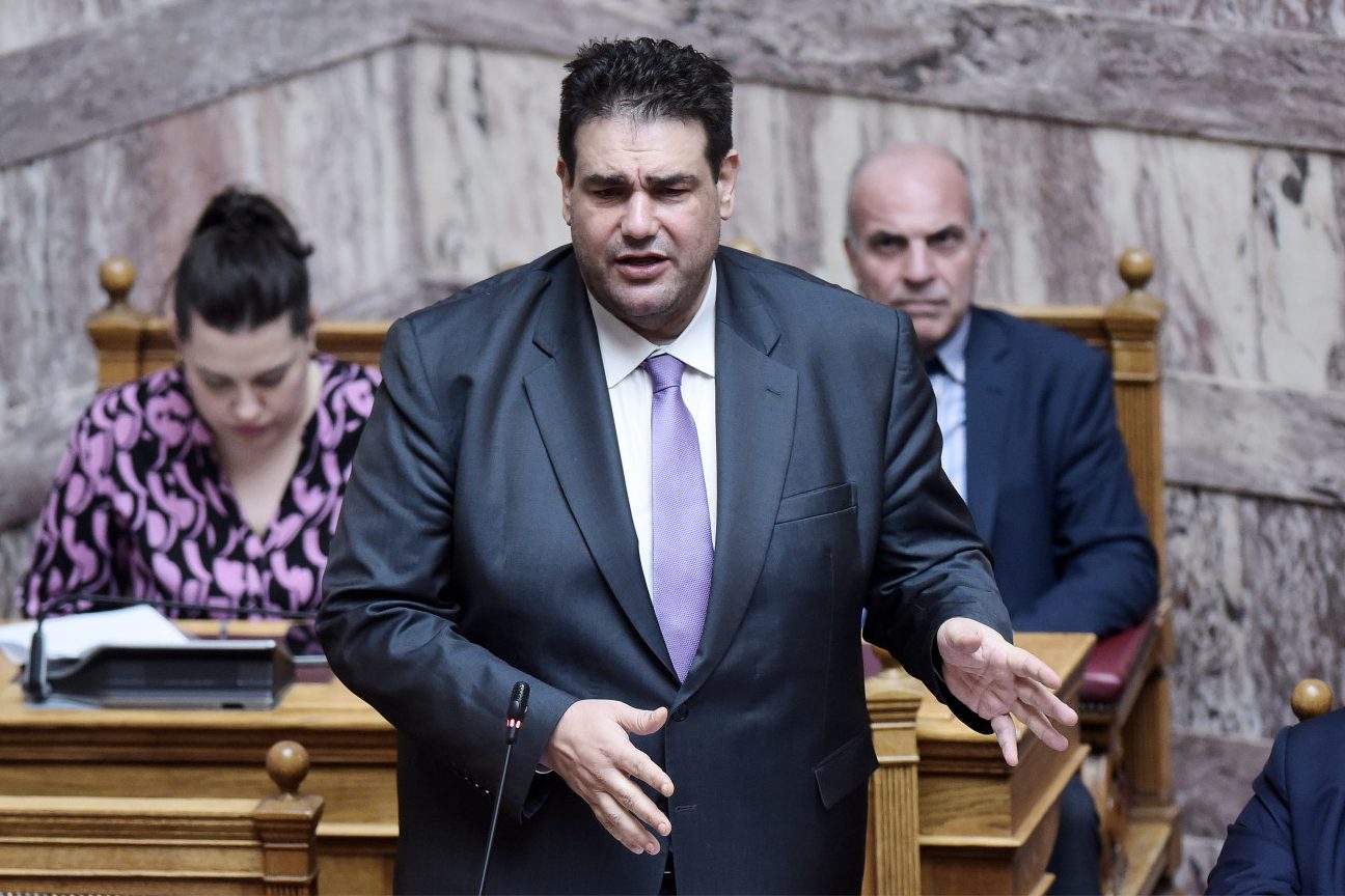Ομάδα αλήθειας: Αντιπαράθεση στη Βουλή για το σκάνδαλο με την Blue Skies