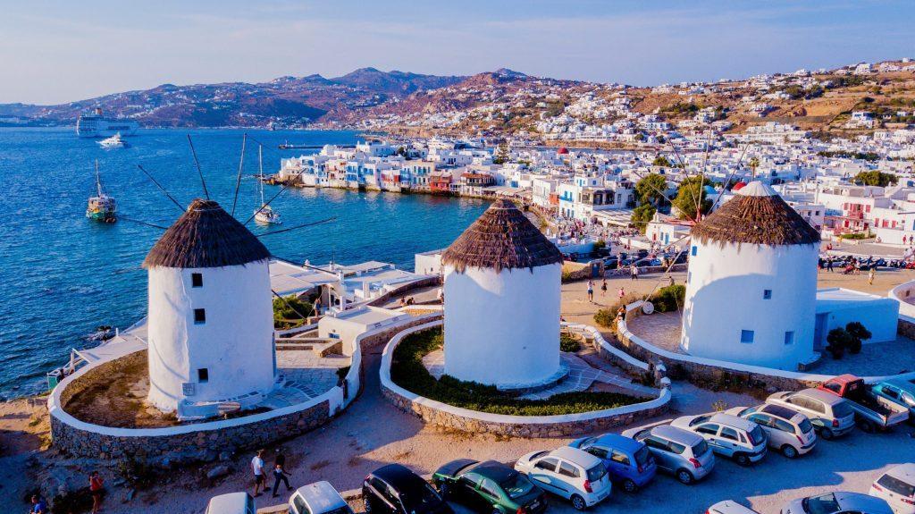 Μειώσεις τιμών από τους οικοδεσπότες Airbnb στη Μύκονο λόγω χαμηλής ζήτησης