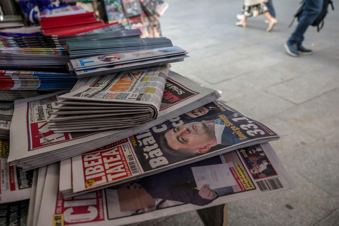 Ρουμανία: Ο Σίμιον προηγείται στις προεδρικές εκλογές εν μέσω πολιτικής κρίσης