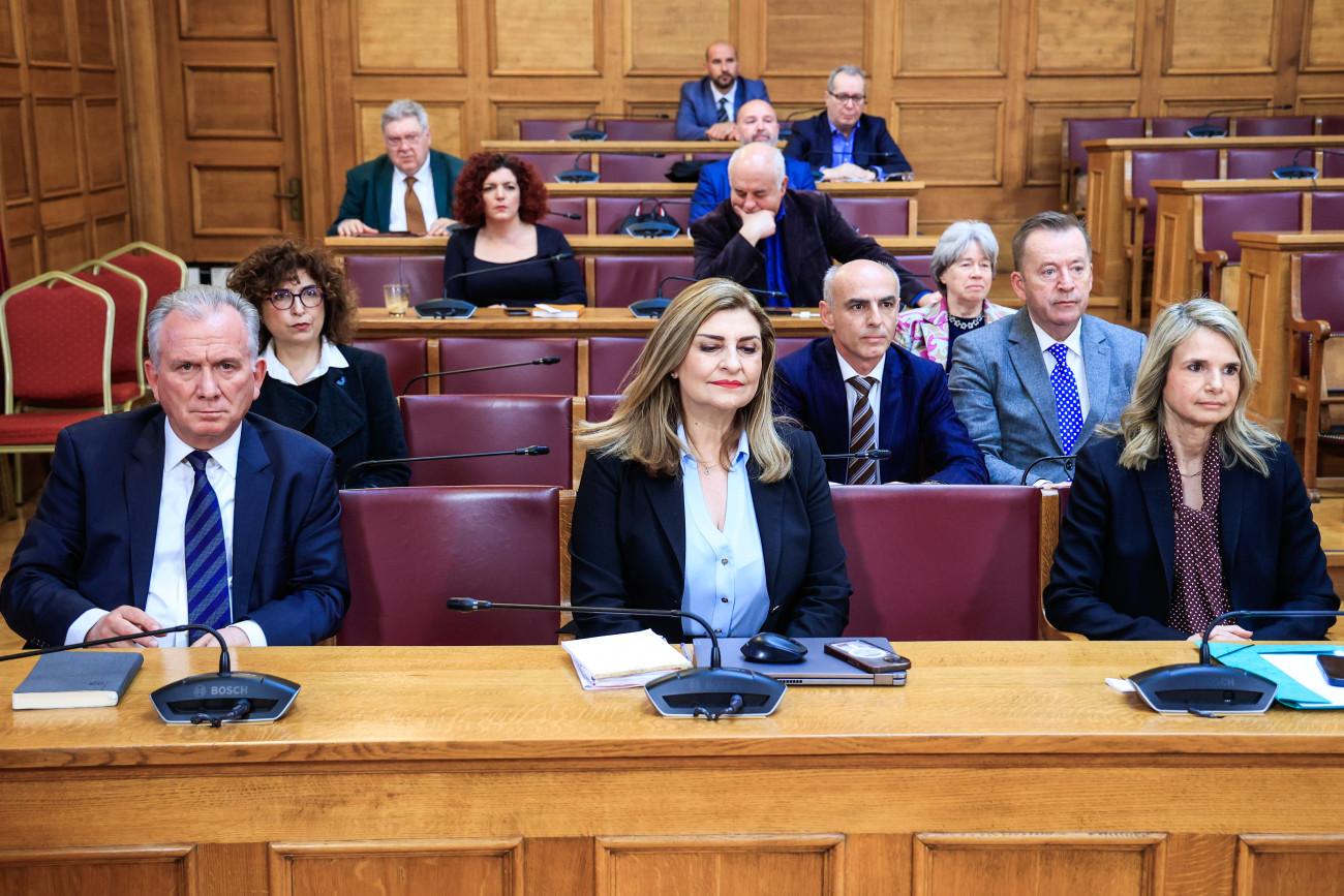 ΠΑΣΟΚ: Εστίαση στη προανακριτική επιτροπή για Καραμανλή και ανησυχίες από τις δημοσκοπήσεις