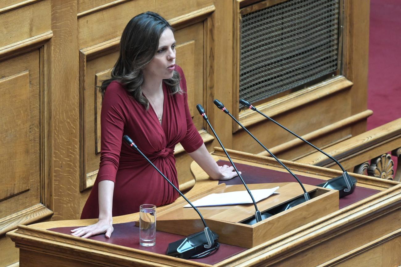 Αχτσιόγλου για τα Τέμπη: Η κυβέρνηση έδωσε εντολή για το μπάζωμα και το επικοινώνησε μέσω Δελτίου Τύπου