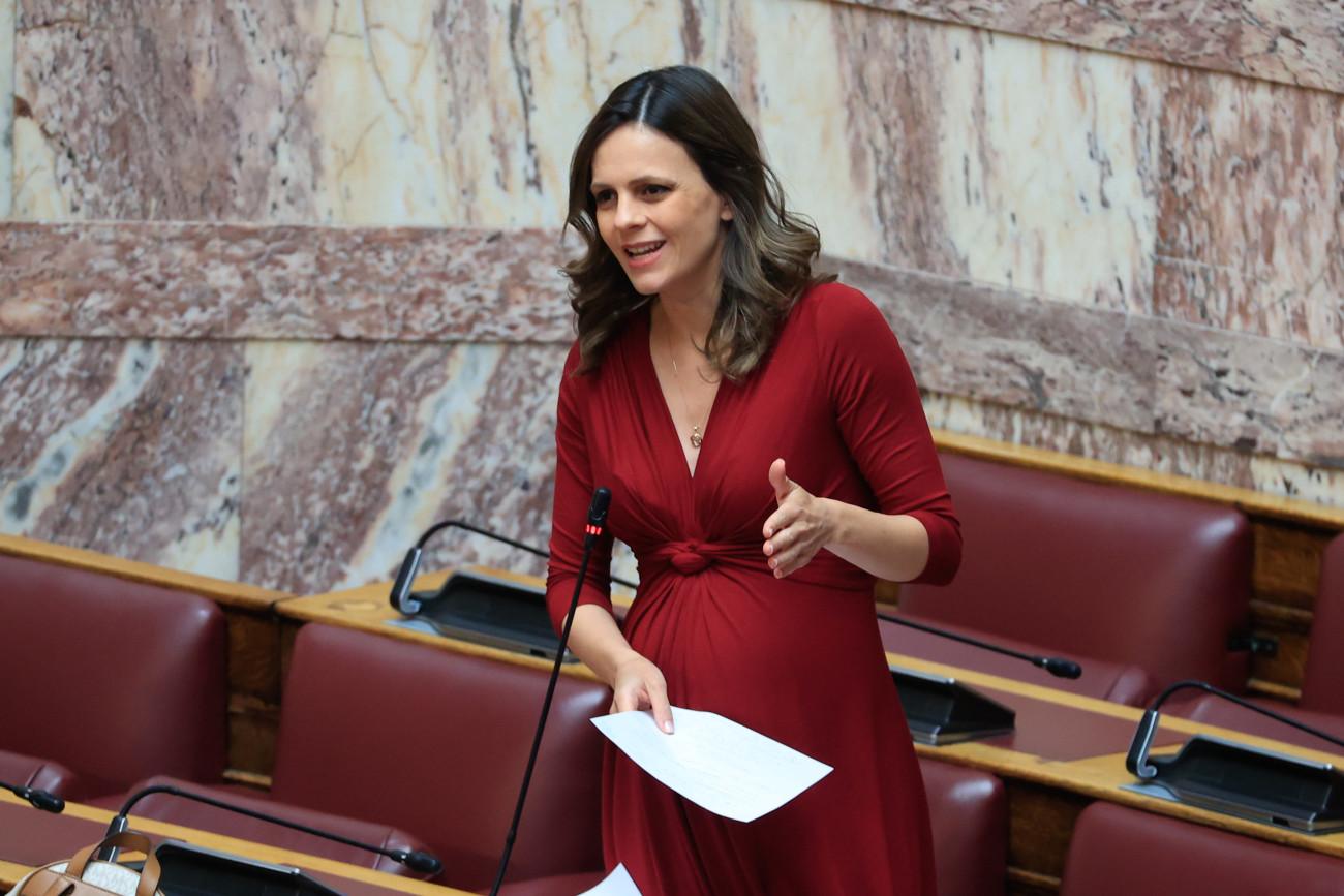 Αχτσιόγλου: Η φθηνή, ελαστική και εντατικοποιημένη εργασία αποτελεί το μοναδικό αναπτυξιακό μοντέλο της κυβέρνησης