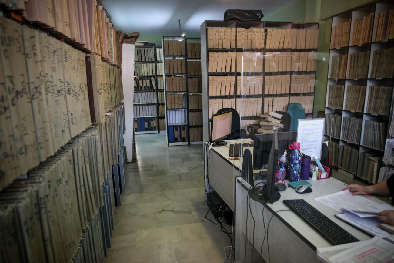 Υπάλληλος του Κτηματολογικού γραφείου Καλλιθέας οι κατηγορούμενοι σε υπόθεση διαφθοράς
