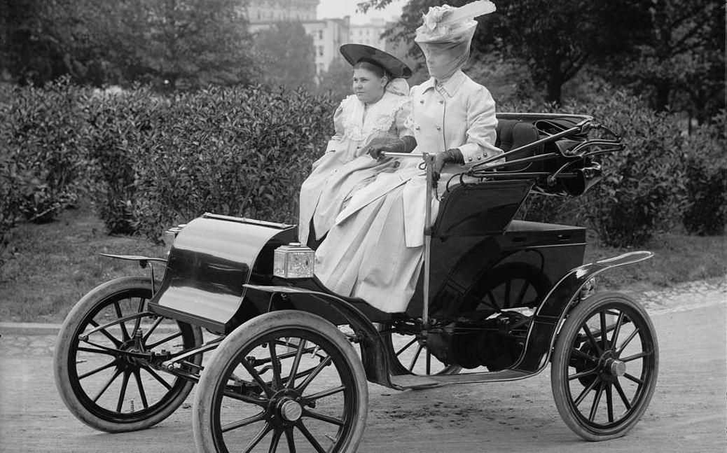 Τα ηλεκτρικά αυτοκίνητα του 1900 προωθήθηκαν στην αγορά ως γυναικεία και απέτυχαν