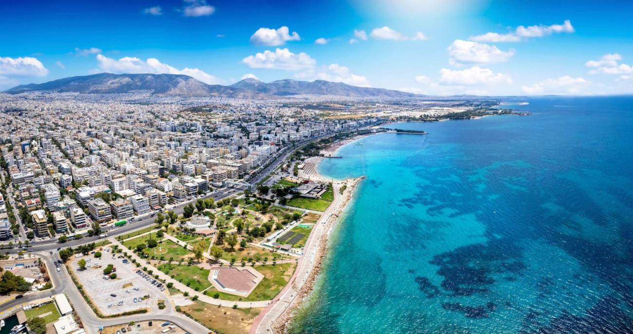 Ποιοι Επενδύουν στην Πολυτελή Αγορά Ακινήτων της Αθηναϊκής Ριβιέρας;