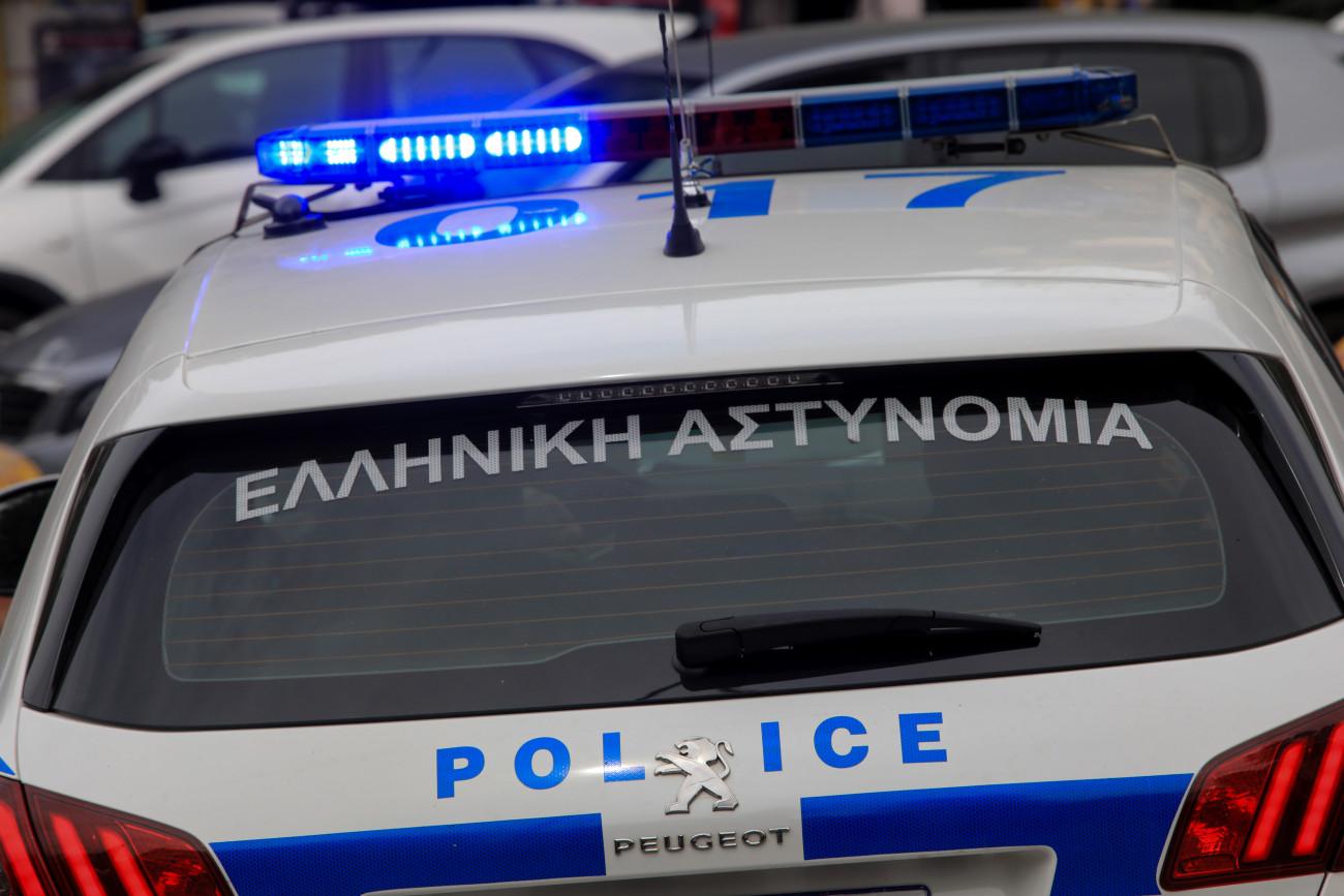 Σύλληψη δύο ατόμων στον Άλιμο για αρχαιοκαπηλία: Κατασχέθηκαν πολύτιμα αρχαία αντικείμενα