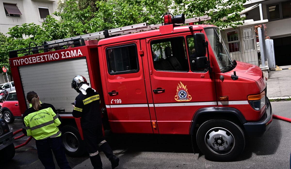 Φωτιά σε αυτοκίνητο στη λεωφόρο Βουλιαγμένης κοντά στην Ηλιούπολη