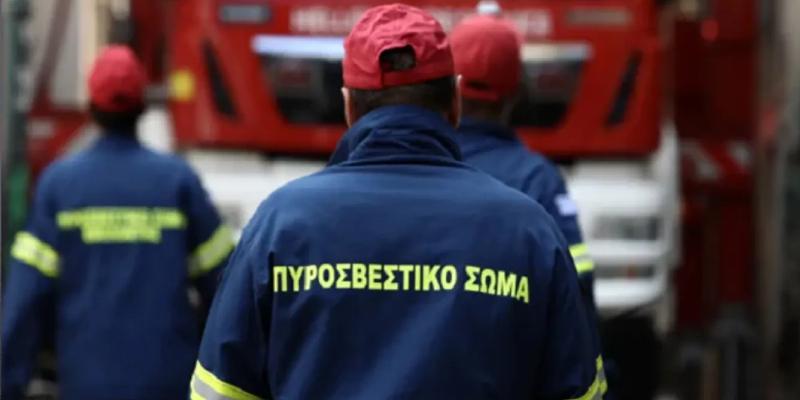 Πυρκαγιά σε εγκαταλελειμμένο λυόμενο στην Εκάλη