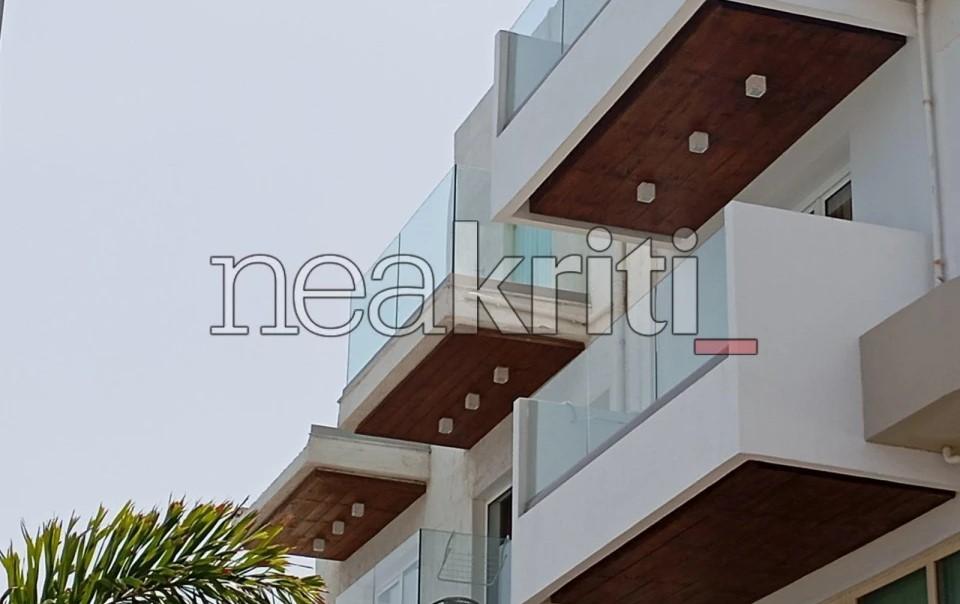 Κρήτη: Κρίσιμη η κατάσταση του Βρετανού τουρίστα που τραυματίστηκε από πτώση τζαμαρίας