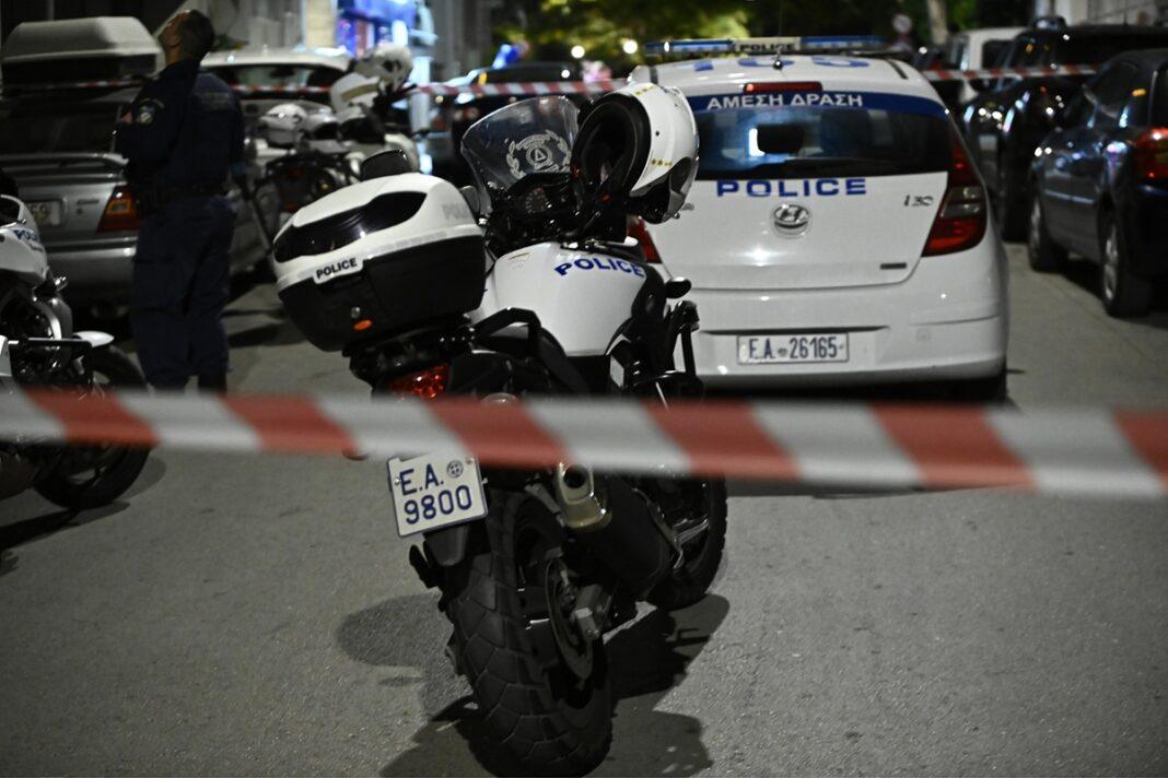 Βόλος: Πανικός στο κέντρο της πόλης από άγρια επίθεση με μαχαίρι σε γεμάτη καφετέρια