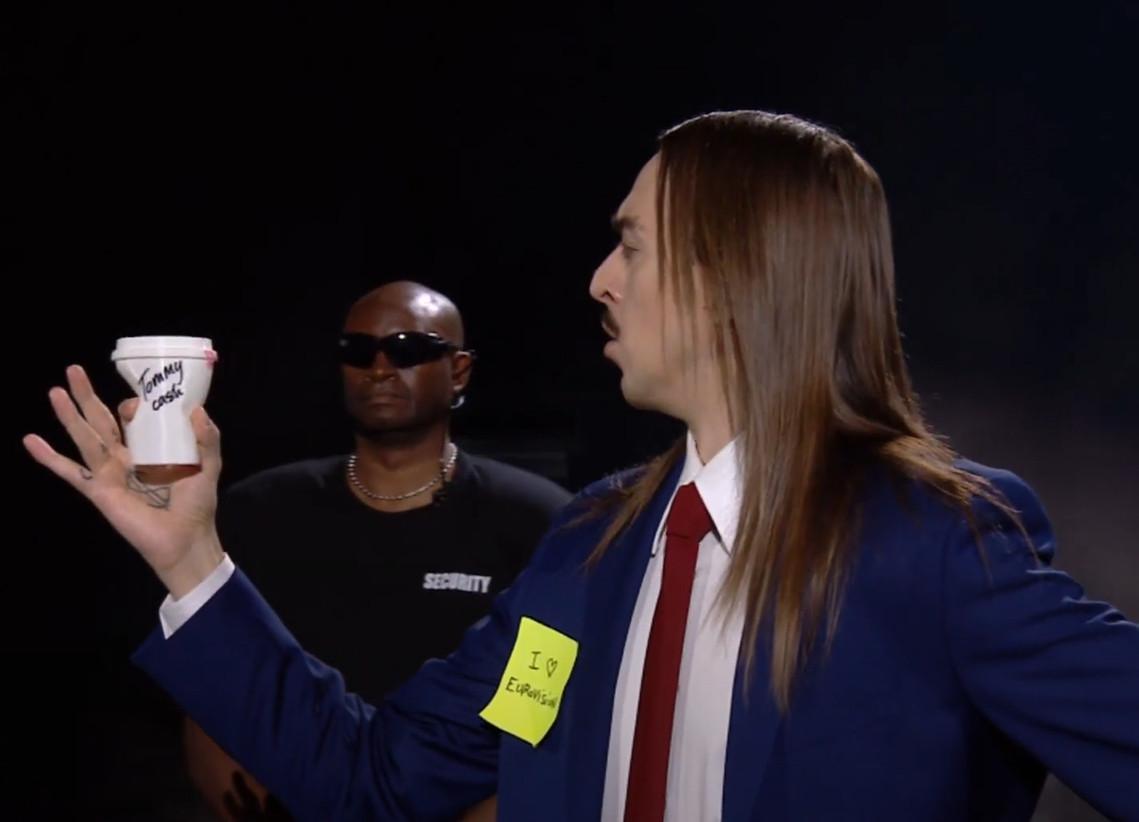 Eurovision 2025: Ο καφές espresso macchiato που παρουσίασε ο Tommy Cash