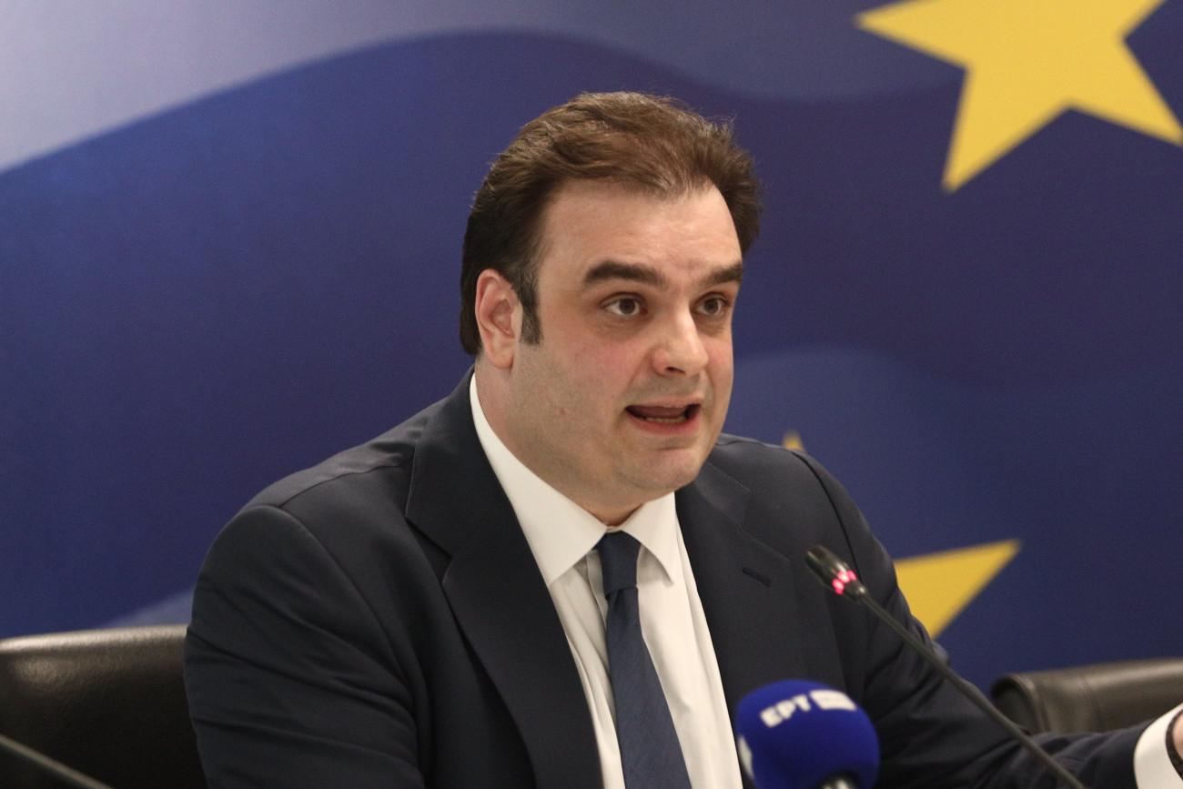 Ελαφρύνσεις για τη μεσαία τάξη προανήγγειλε ο Πιερρακάκης στη ΔΕΘ