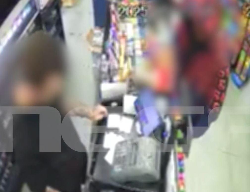 Θεσσαλονίκη: Ανατριχιαστική ληστεία με απειλή μαχαιριού σε ψιλικατζίδικο
