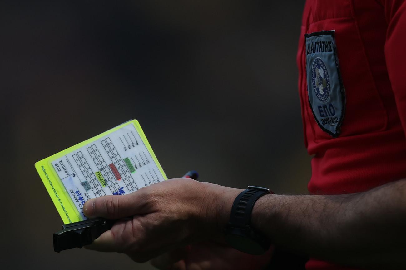 Συλλήψεις πρώην διαιτητή της Super League και του αδελφού του για παράνομες πωλήσεις αποκωδικοποιητών