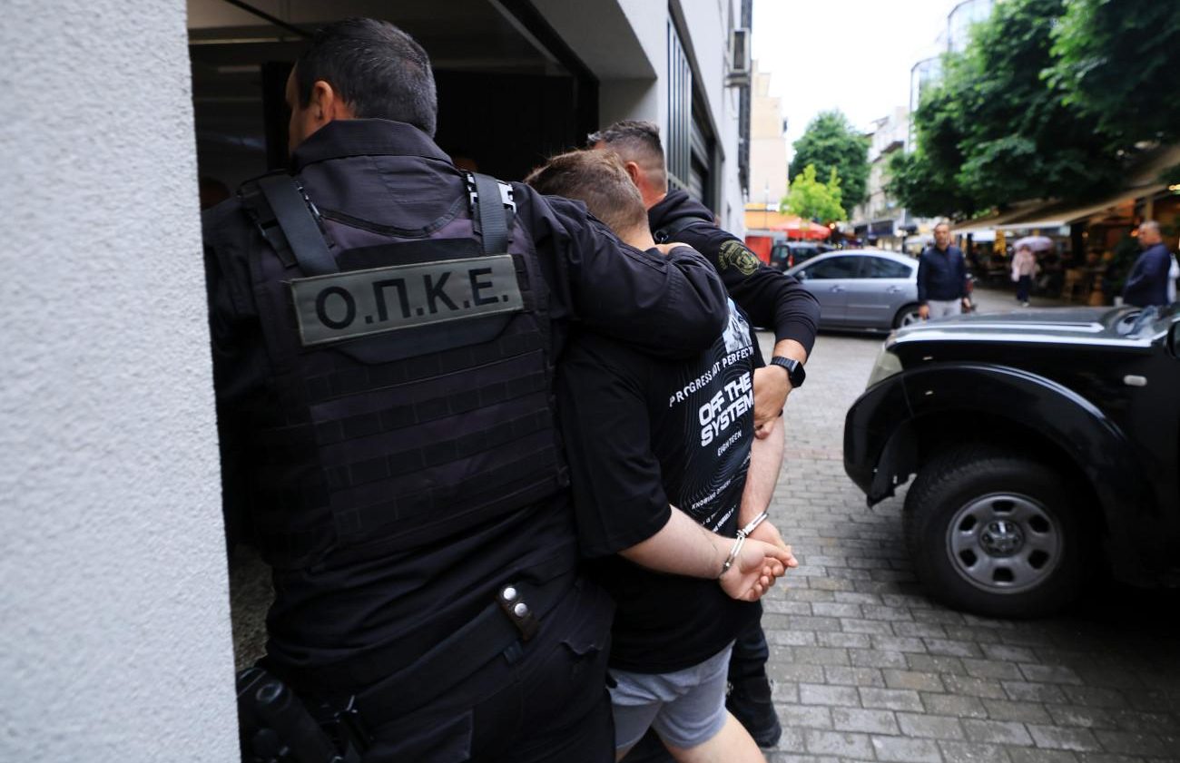 Λάρισα: Προφυλακίζεται ο 21χρονος κατηγορούμενος για τη μητροκτονία – Ελεύθερος υπό όρους ο ξάδελφός του