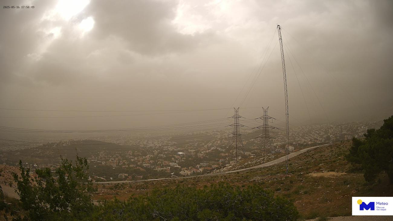 Αττική: Καλυμμένη από αφρικάνικη σκόνη, η Κρήτη πλήττεται επίσης