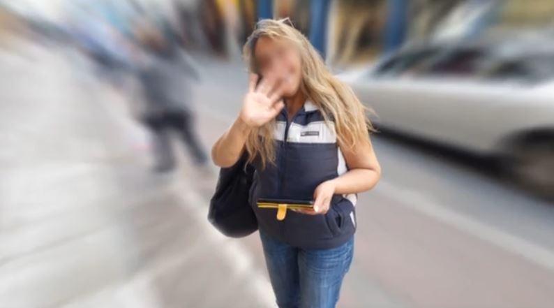Ελληνικό: Δηλώνει ιδιοκτήτης του αυτοκινήτου που εθεάθη κατά τη μεταφορά αντικειμένων, αλλά δεν γνωρίζει την οικιακή βοηθό