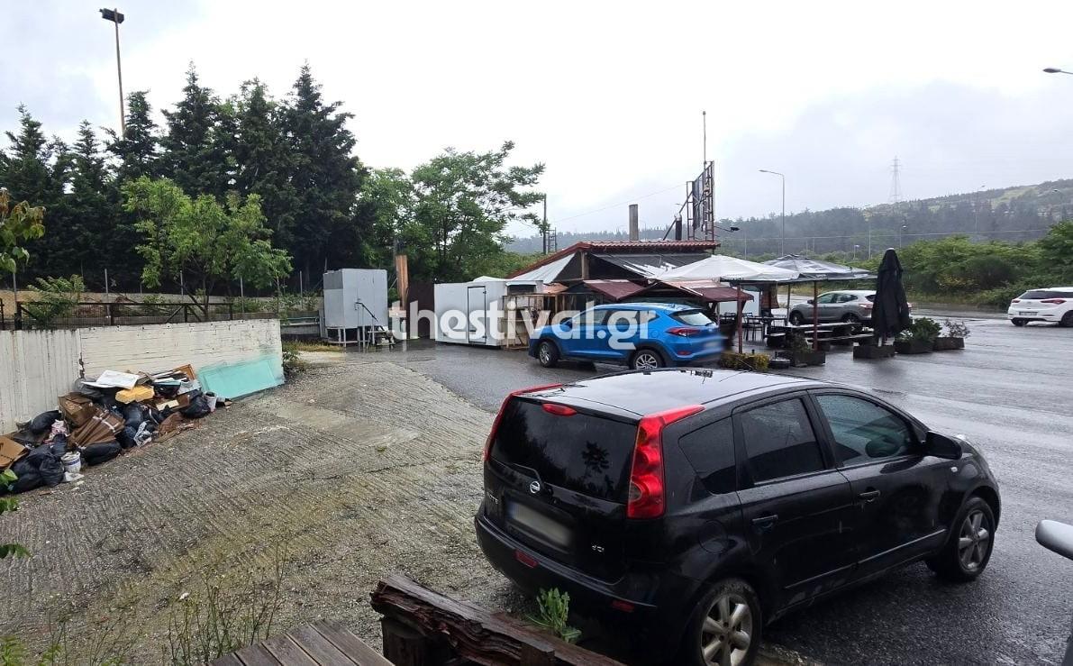 Ελευθερία για τη μητέρα του εμβρύου που βρέθηκε δίπλα σε κάδο απορριμμάτων στη Θεσσαλονίκη