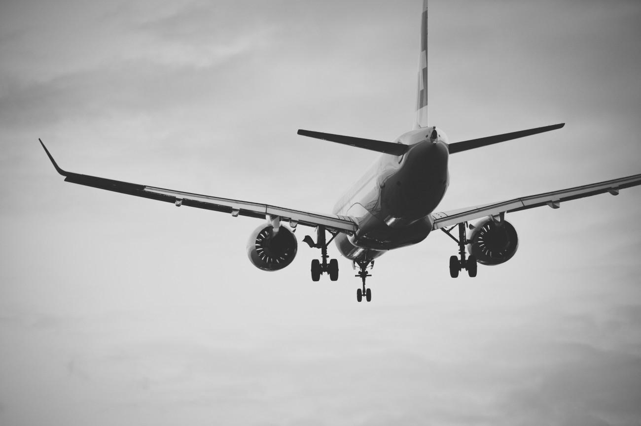 Η εκπληκτική ιστορία της γυναίκας που επιβίωσε από πτώση 33.000 ποδιών χωρίς αλεξίπτωτο