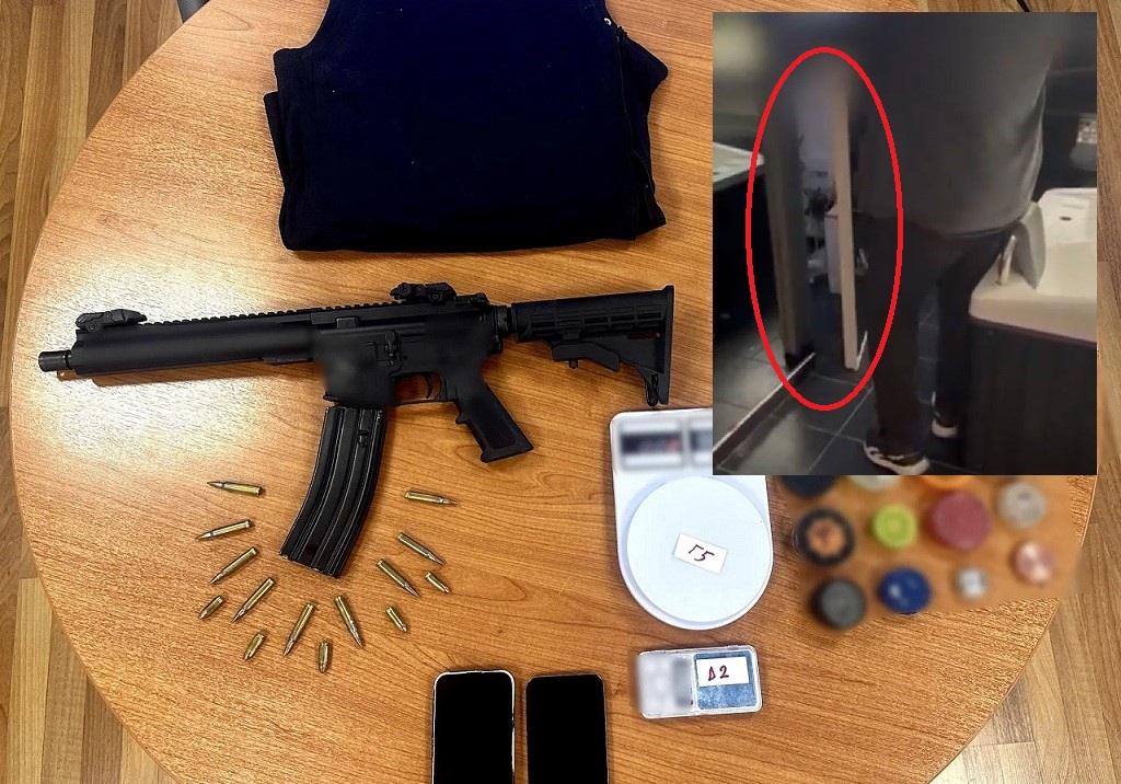 Δύο συλλήψεις για παράνομο οπλισμό και ναρκωτικά: Το μυστικό δωμάτιο πίσω από τον καθρέφτη στο μπάνιο της οικίας τους