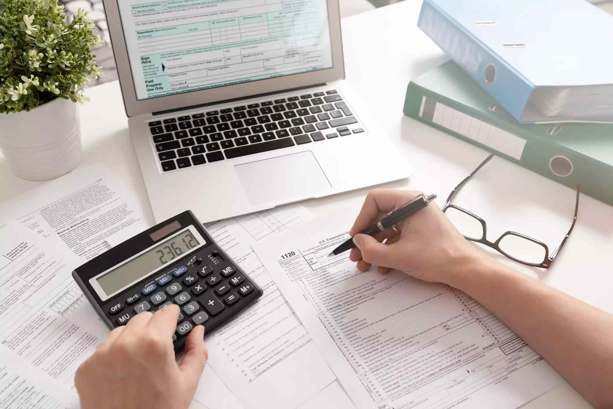 Εφορία: Παγίδα για 2,8 εκατ. φορολογούμενους με εισοδήματα 10.000 – 20.000 ευρώ