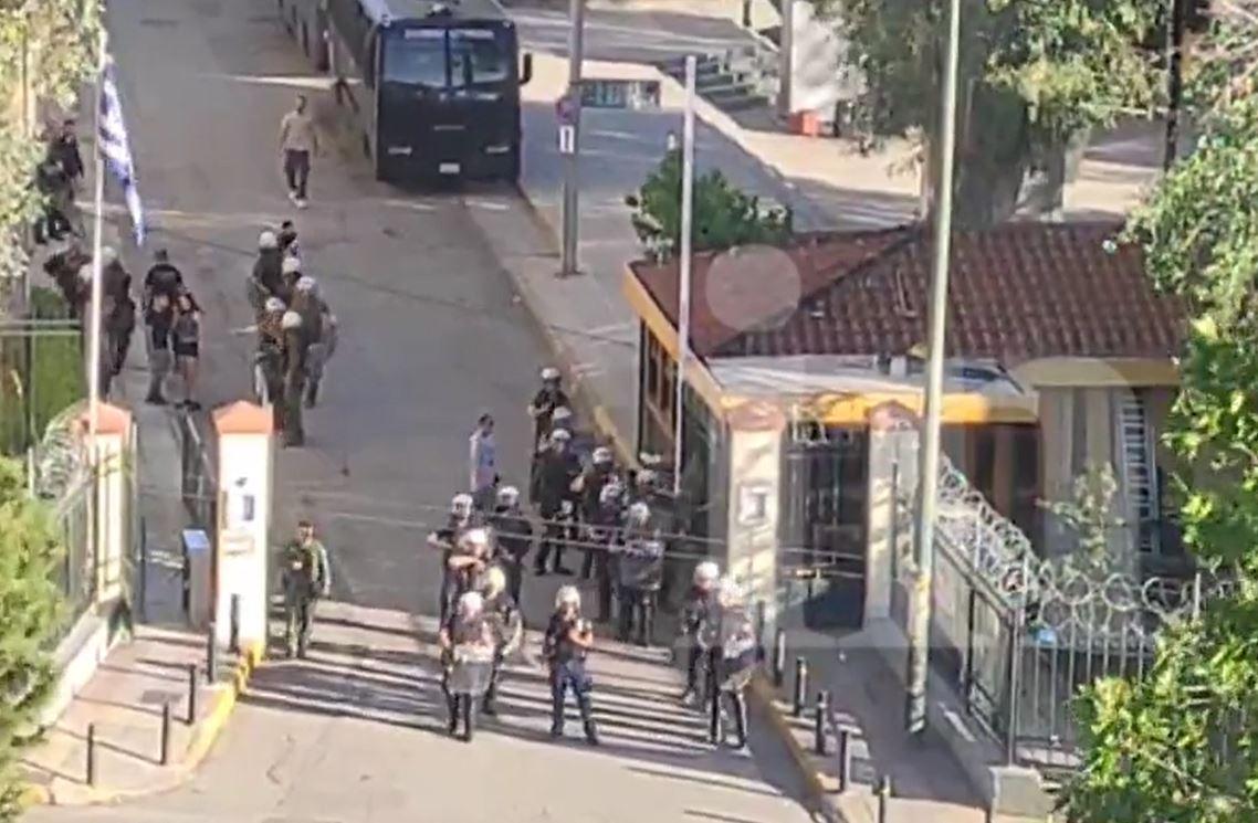 Αναταραχή και επεισόδια στα δικαστήρια της Ευελπίδων