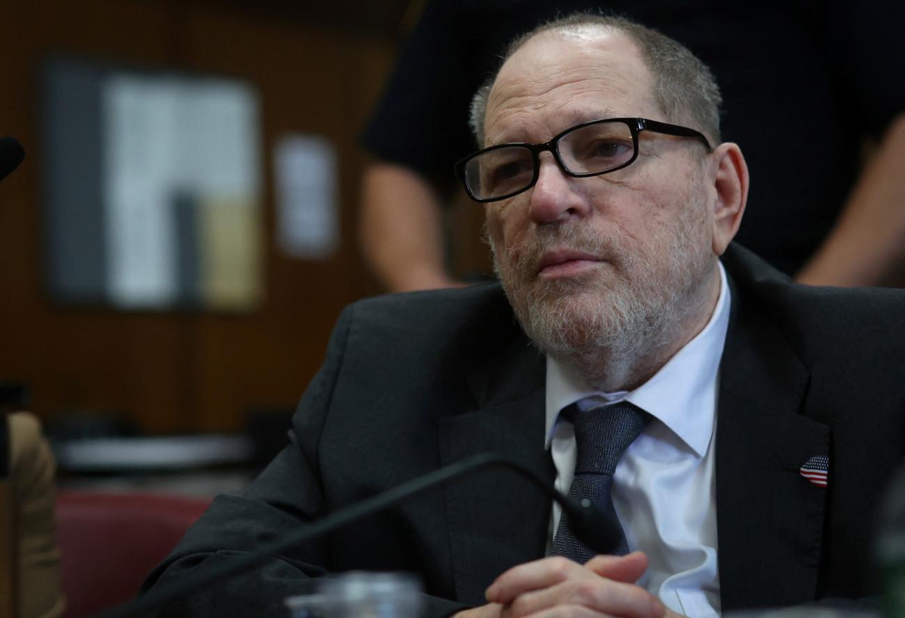 Ο Χάρβεϊ Γουάινσταϊν δηλώνει αθώος από τη φυλακή: Έδωσα λεφτά για να μην το πει στη γυναίκα μου