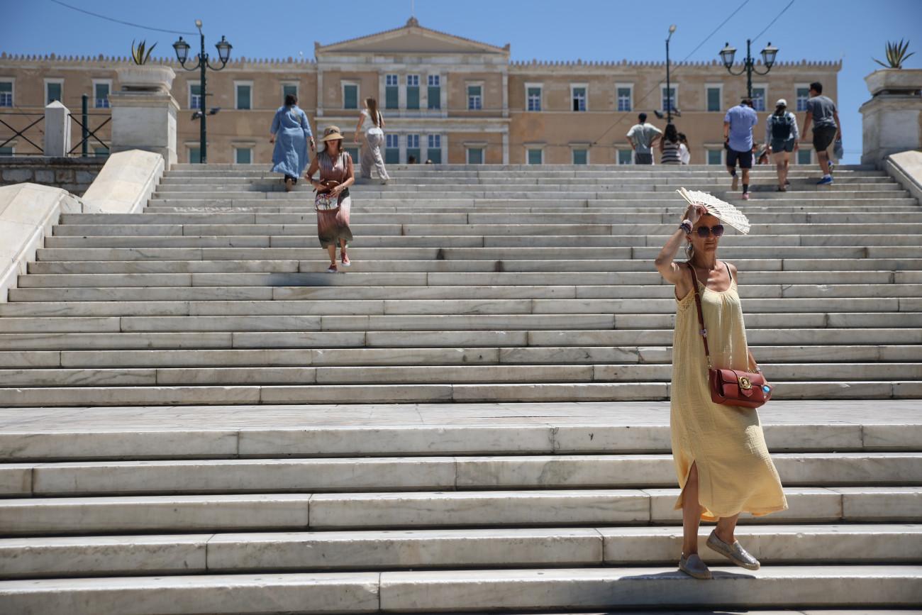 Καιρός: Ένα εκρηκτικό κοκτέιλ ζέστης και αφρικανικής σκόνης αναμένεται το Σαββατοκύριακο