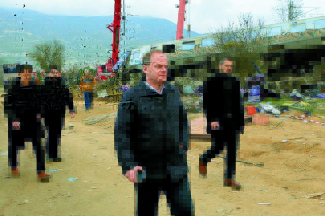 Πάσοκ: Η κυβέρνηση ΝΔ προσπαθεί με νομικές ακροβασίες να εξαλείψει τις ευθύνες του Καραμανλή