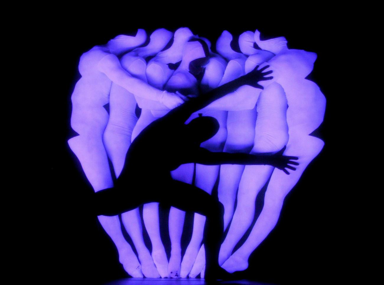 Exit12 Dance Company: Ο βετεράνος πεζοναύτης βρίσκει θεραπεία μέσα από τον χορό