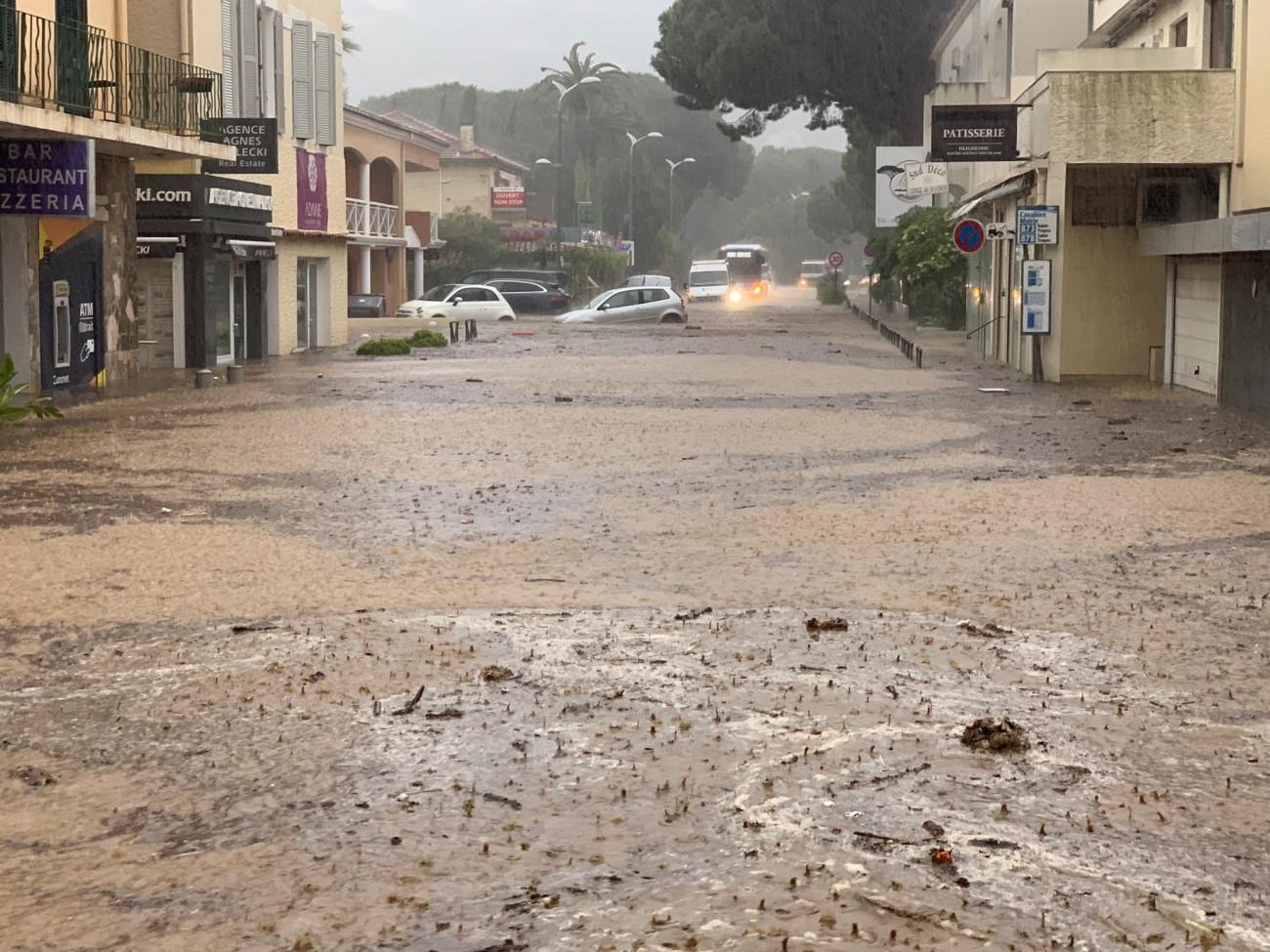 Γαλλία: Καταρρακτώδεις βροχές πλήττουν τη νοτιοανατολική χώρα – Τρεις νεκροί από τα ορμητικά νερά