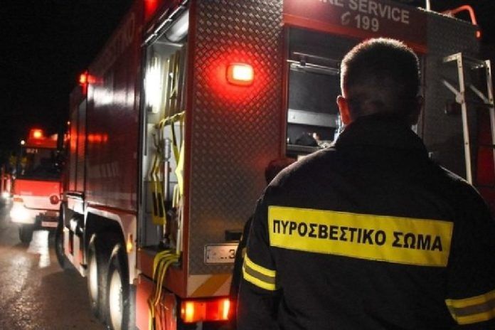 Φωτιά σε διαμέρισμα πρώτου ορόφου στον Πειραιά