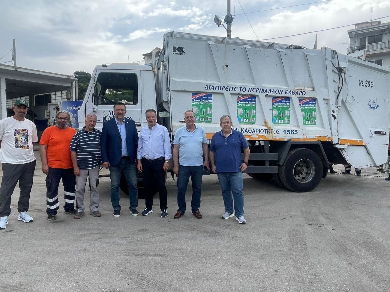 Δωρεά απορριμματοφόρου από δήμο σε δήμο: Ένας σταθμός για την ενίσχυση των περιφερειακών δήμων
