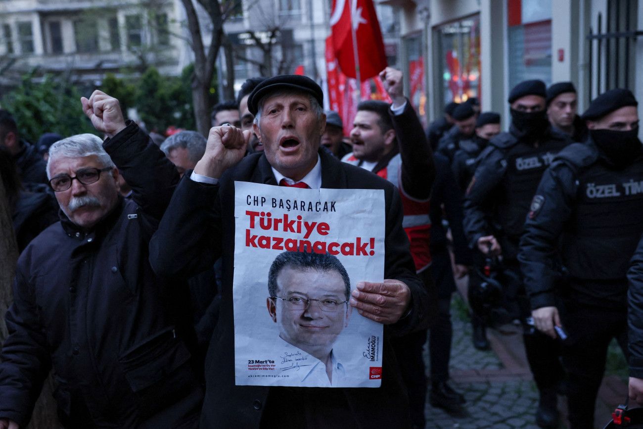 Κωνσταντινούπολη: Νέες συλλήψεις στο πλαίσιο της έρευνας κατά του Ιμάμογλου