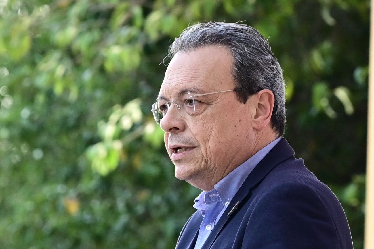 Φάμελλος για Μητσοτάκη: Ο υπουργός της διαθεσιμότητας επιστρέφει με ρουσφέτια στο Δημόσιο