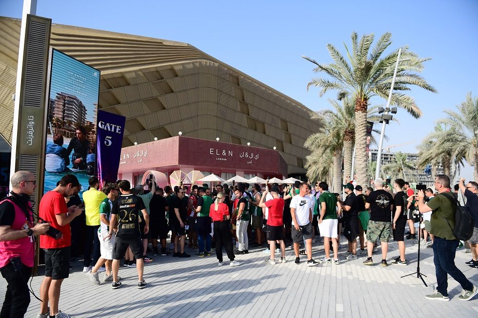 Απαγόρευσαν την είσοδο στην Etihad Arena σε οπαδούς του Ολυμπιακού με κελεμπίες