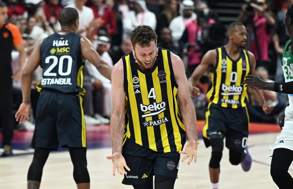 Φενέρμπαχτσε – Παναθηναϊκός 82-76: Η κλάση του ΜακΚόλουμ αποκλείει τους πράσινους